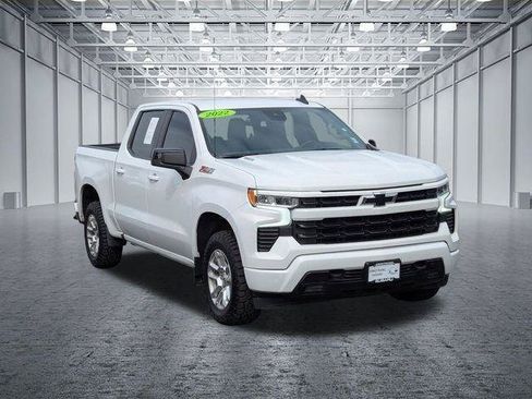 Used 2022 Chevrolet Silverado 1500 RST w/ Z71 Off-Road Package AWD/4WD image 45