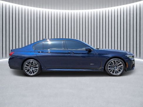 Used 2022 BMW 750i xDrive AWD/4WD image 2