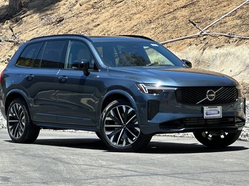 New 2026 Volvo XC90 T8 Ultra w/ Lounge Package AWD/4WD image 2