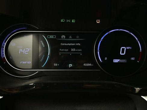 Used 2022 Kia Niro EX w/ Cold Weather Package image 7