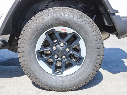 Used 2019 Jeep Wrangler Unlimited Rubicon AWD/4WD image 12