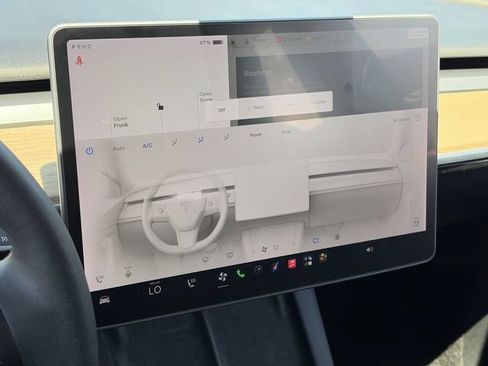 Used 2021 Tesla Model Y Long Range AWD/4WD image 31