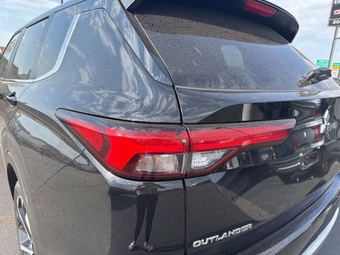 Used 2024 Mitsubishi Outlander AWD image 22