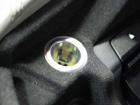 Used 2015 BMW i8 image 29