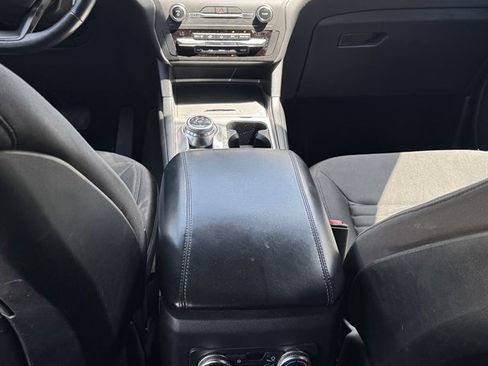 Used 2020 Ford Explorer XLT AWD/4WD image 9