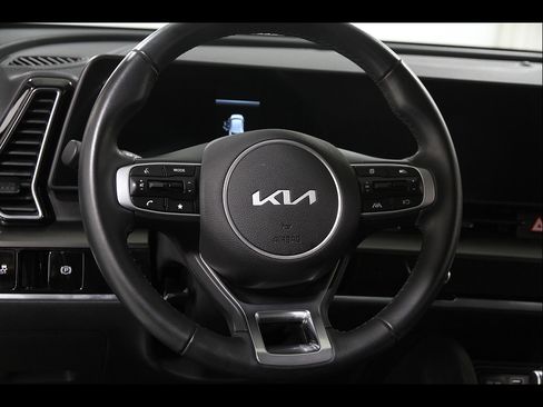 Used 2025 Kia Sportage EX AWD/4WD image 7