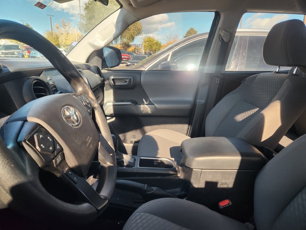Used 2022 Toyota Tacoma SR w/ SR Convenience Package RWD image 11