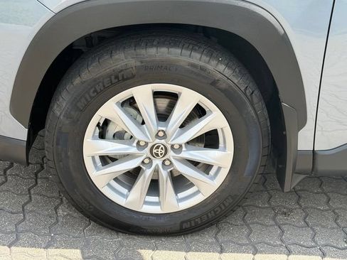 Used 2024 Toyota Corolla Cross LE w/ Moonroof Package FWD image 10
