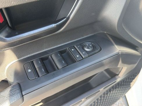 Used 2025 Toyota Tacoma SR5 AWD/4WD image 20
