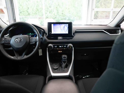 Used 2023 Toyota RAV4 LE AWD/4WD image 20