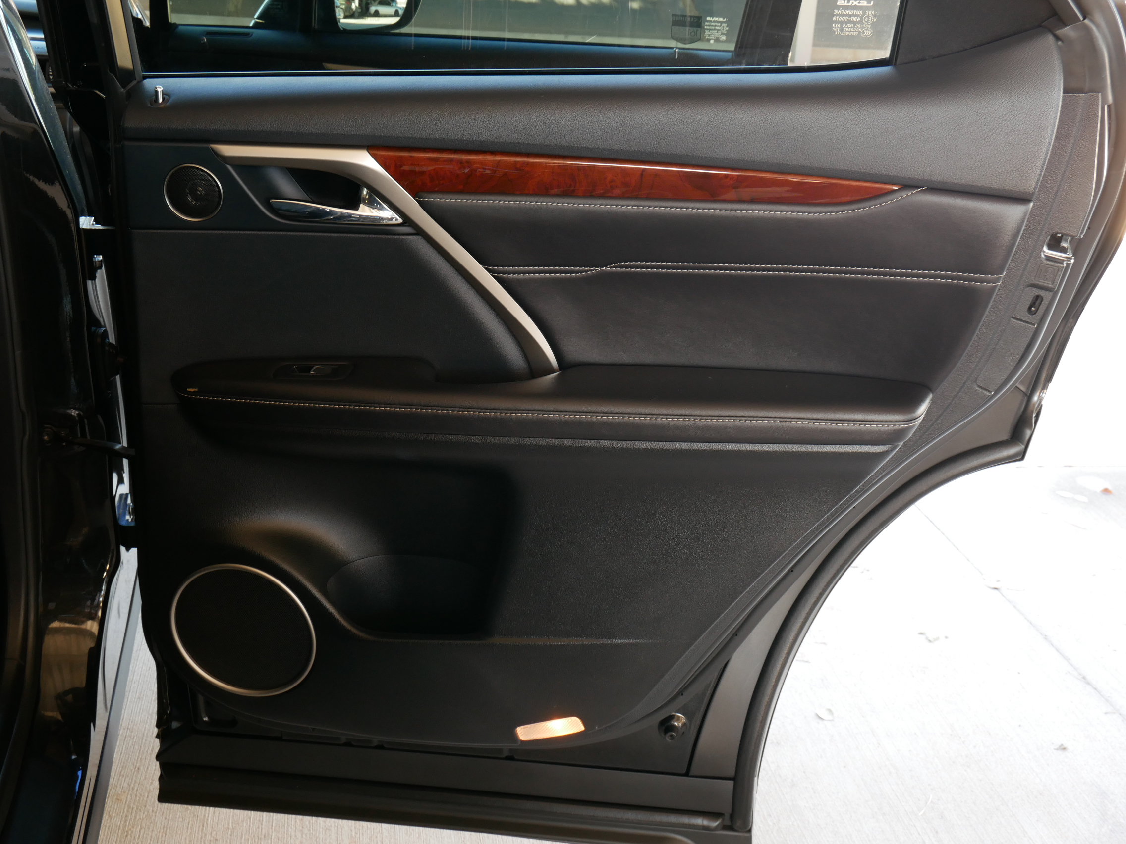 Used 2018 Lexus RX 350L FWD image 18