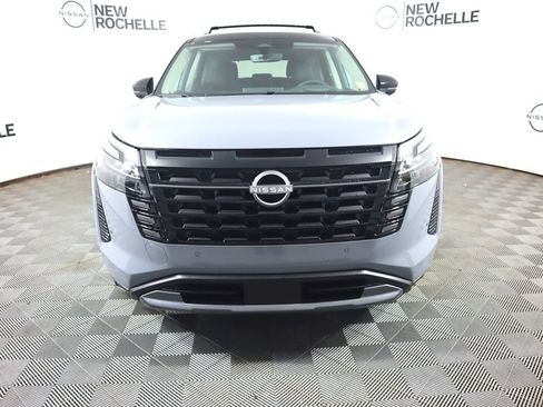 New 2026 Nissan Pathfinder Platinum image 2