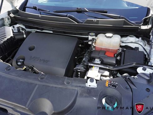 Used 2023 Chevrolet Traverse LT image 48