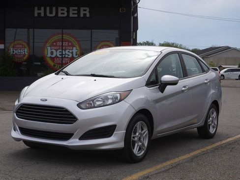 Used 2017 Ford Fiesta SE FWD image 3