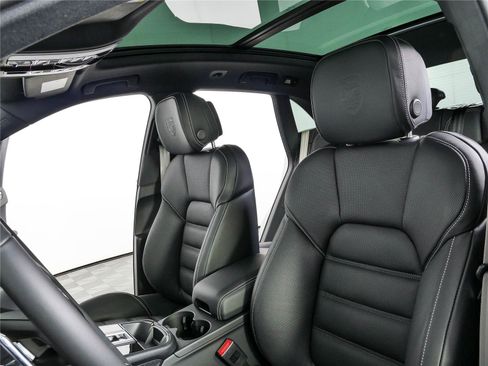 New 2026 Porsche Macan Electric AWD/4WD image 5
