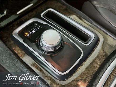 Used 2018 Chrysler 300 Limited image 36