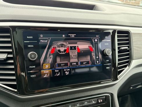 Used 2023 Volkswagen Atlas SE w/ Panoramic Sunroof Package image 16