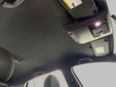 Used 2017 Volkswagen GTI Sport image 19