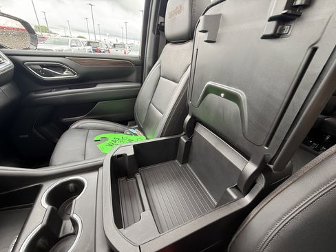 Used 2023 Chevrolet Suburban High Country w/ Premium Package 2 AWD/4WD image 22