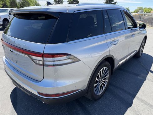 Used 2022 Lincoln Aviator Reserve w/ Equipment Group 201A AWD/4WD image 3