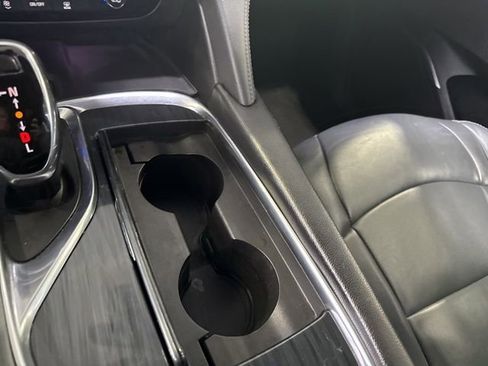 Used 2019 Buick Enclave Essence image 24