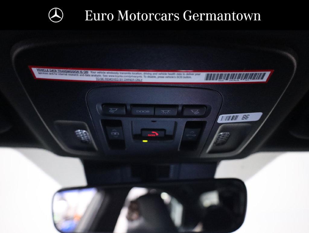 Used 2025 Toyota Camry XSE FWD image 37