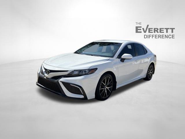 Used 2023 Toyota Camry SE FWD image 3