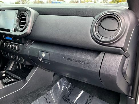 Used 2023 Toyota Tacoma TRD Off-Road image 18