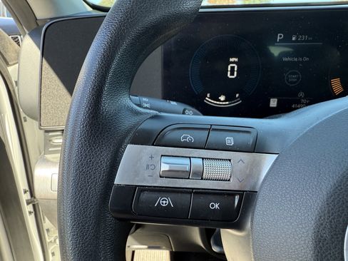 Used 2024 Hyundai Kona SE image 17