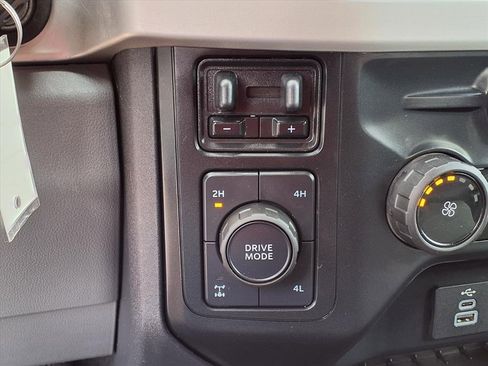 Used 2023 Ford F350 XLT image 27