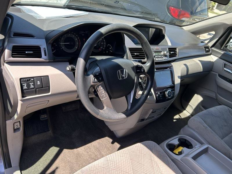 Used 2017 Honda Odyssey SE image 10