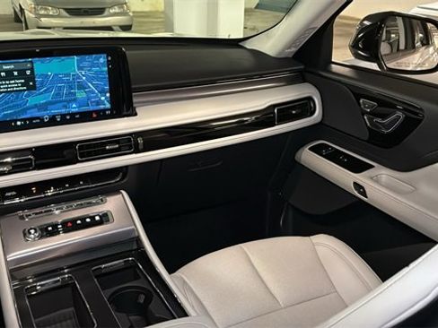 New 2026 Lincoln Aviator AWD image 20