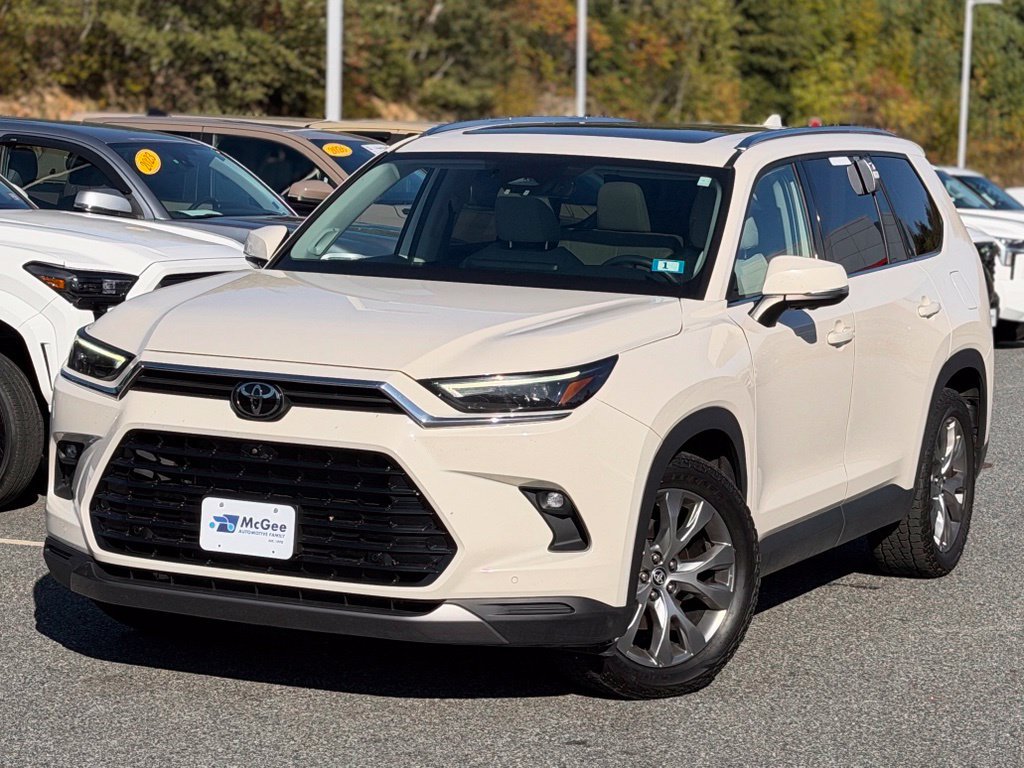 Certified 2024 Toyota Grand Highlander AWD image 1
