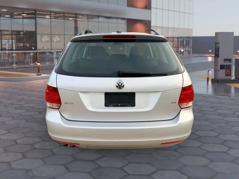 Used 2009 Volkswagen Jetta TDI FWD image 5