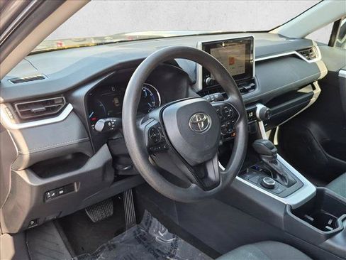 Used 2025 Toyota RAV4 XLE AWD/4WD image 10