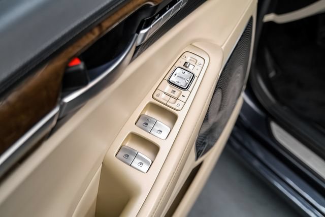 Used 2017 Genesis G90 3.3T Premium RWD image 44