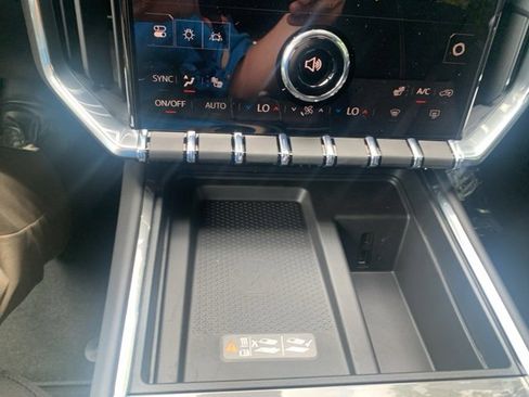 New 2026 GMC Acadia Elevation image 30