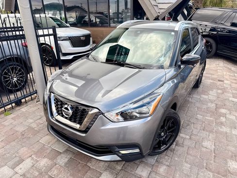 Used 2020 Nissan Kicks SR w/ SR Premium Package image 2