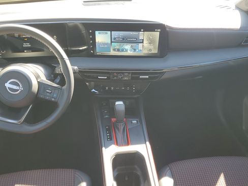 Certified 2025 Nissan Kicks SR image 15