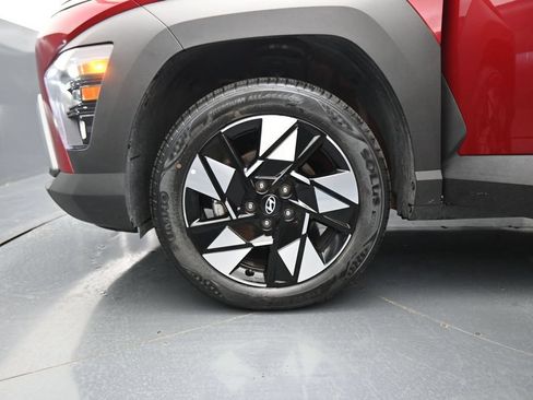 Used 2025 Hyundai Kona SEL AWD/4WD image 25