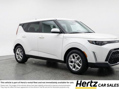 Used 2025 Kia Soul LX w/ LX Technology Package FWD image 1