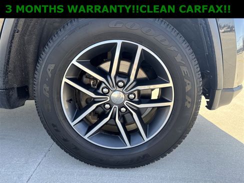 Used 2018 Jeep Grand Cherokee Limited image 10