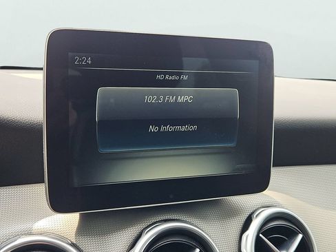 Used 2018 Mercedes-Benz GLA 250 image 25