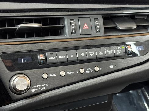 Certified 2025 Lexus ES 350 w/ Accessory Package (Z1) FWD image 23