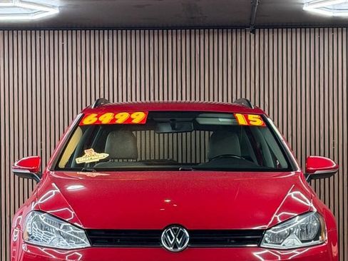 Used 2015 Volkswagen Golf S image 2