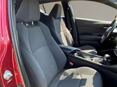 Used 2018 Toyota C-HR XLE FWD image 28