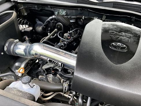 Used 2021 Toyota Tacoma SR5 RWD image 30