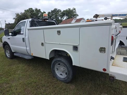 Used 2006 Ford F350 4x4 Regular Cab Super Duty image 4