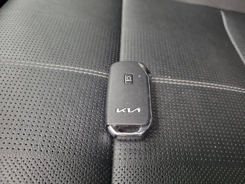 Used 2022 Kia Telluride SX w/ Nightfall Edition Package AWD/4WD image 32