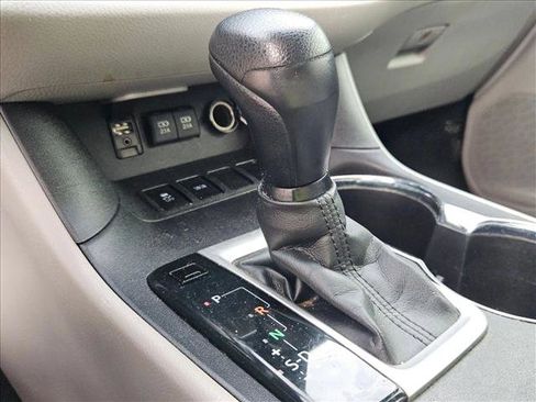 Used 2017 Toyota Highlander LE image 8